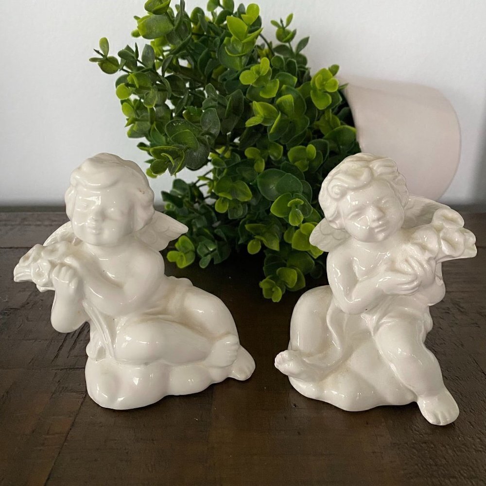 Omnibus Korea 1993 Angel Salt and Pepper Shakers